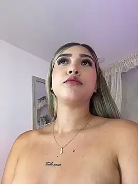SophieRinaldi Adlı Modelin Canlı XXX Sohbeti