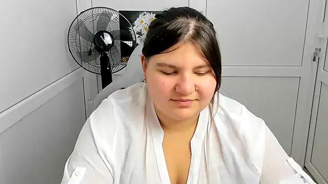 PhoenixFly live XXX chat