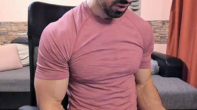 HotHunkTrainer Adlı Modelin Canlı XXX Sohbeti