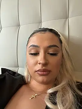 Kylie_One Chat XXX live