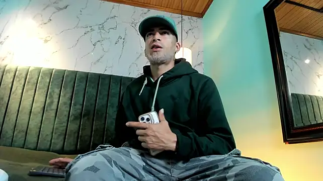 Chatroom XXX en direct de DrakeNeumann