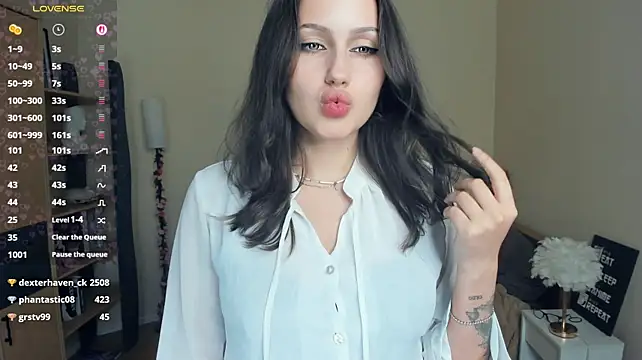 YettaMeadn Live XXX chat