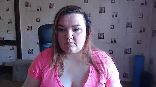 Chat +18 de TasyaBigTTs ao vivo