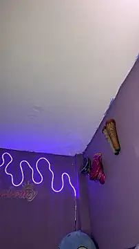 Pokazy przed kamerką – naho_love