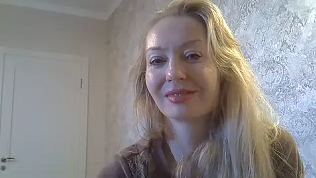 ZarinaSwift Adlı Modelin Canlı XXX Sohbeti