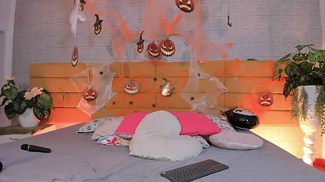 Онлайн чат XXX KamileBlake