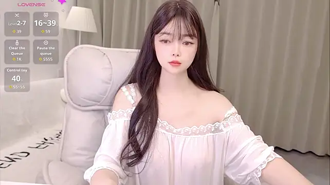 uikyy1 Adlı Modelin Canlı XXX Sohbeti