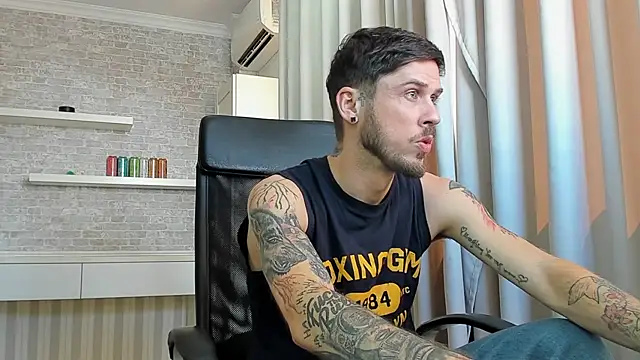 แชท XXX สดของ JonahShaw