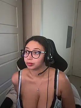smilesss2's Live XXX Chat
