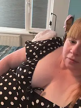 Curvy-GingeXX – Live XXX-chat