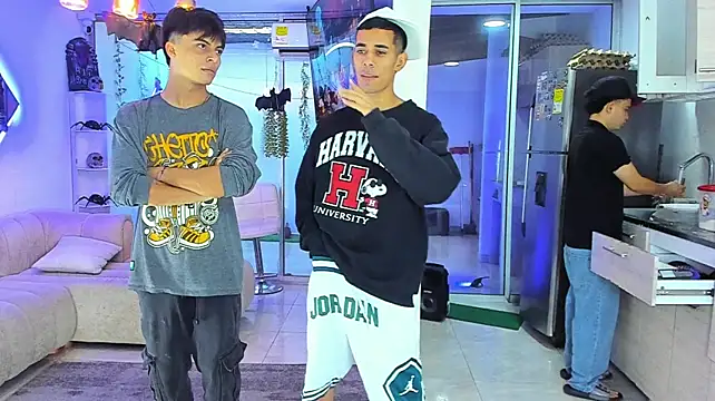 แชท XXX สดของ Houseofwarrios