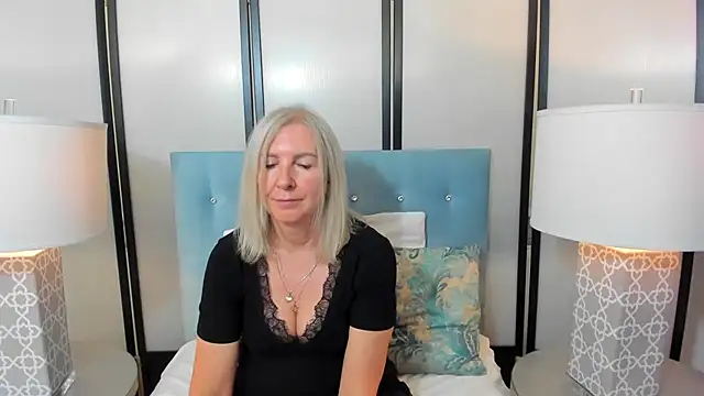 EricaTop Adlı Modelin Canlı XXX Sohbeti