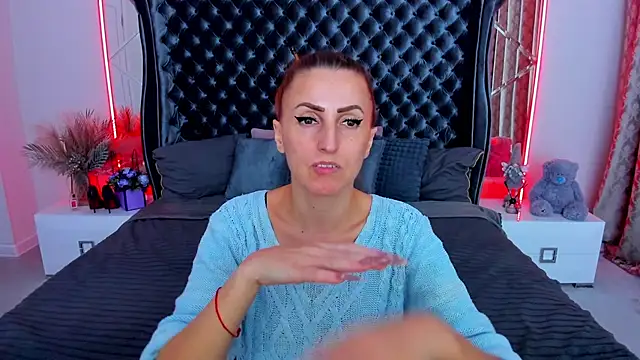Rebecca_Diamond Chat XXX in diretta