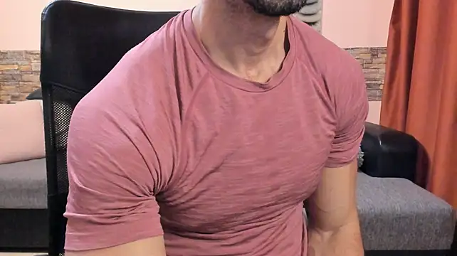HotHunkTrainer Adlı Modelin Canlı XXX Sohbeti