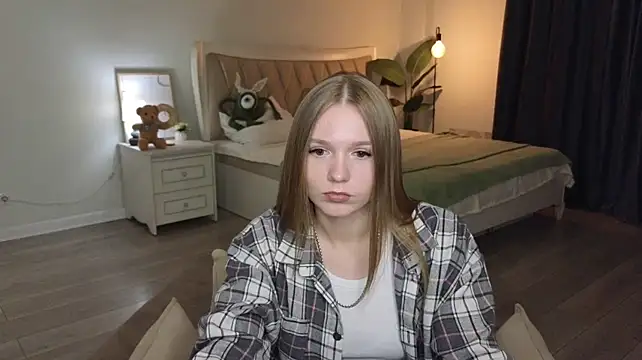 YuonneJoffe Live XXX-chat