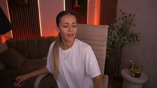 Chat +18 de DoveLovee ao vivo