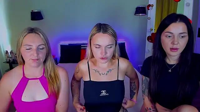 XXX chat uživo modela MagicEyess