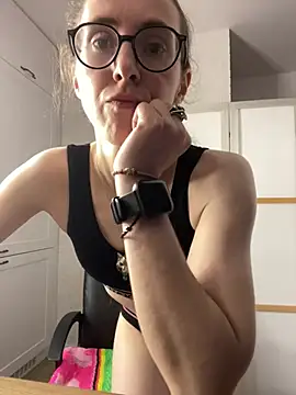 MartiniiSelenna's Live XXX Chat