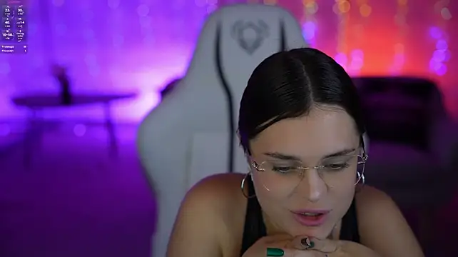 Chat +18 de Lola_054 ao vivo
