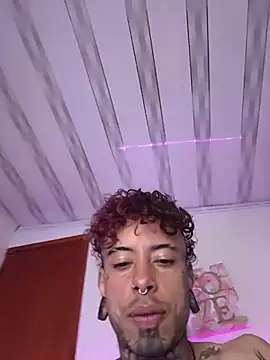 Naomy8 live XXX chat