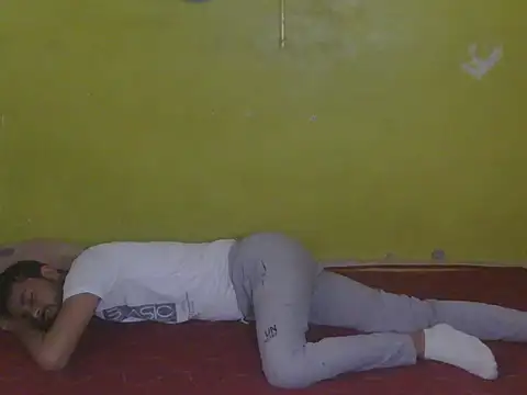 Stubborndesiboy Chat XXX in diretta