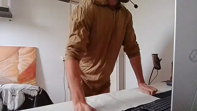alpha-hunk Chat XXX in diretta