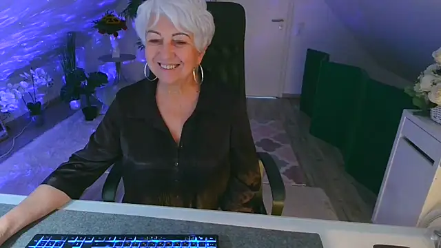 LovelyHelena's Live XXX Chat