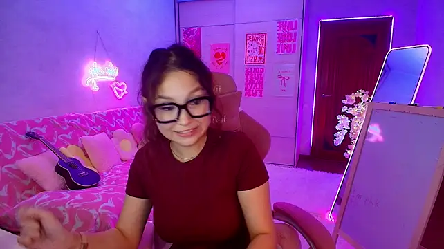 adelinen Live XXX chat