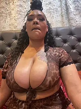 SEXYPRADAxx11 Chat XXX in diretta