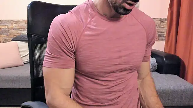 HotHunkTrainer: απευθείας συνομιλία ΧΧΧ