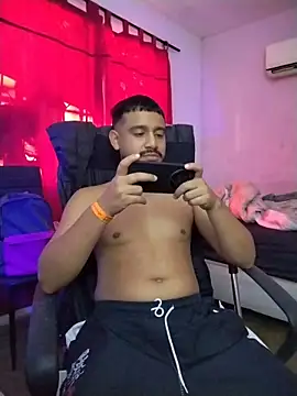 צ'אט XXX בשידור חי של BadboyX333