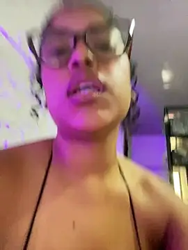 Kittybrown18のライブXXXチャット