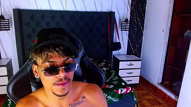 Angel_foxc13のライブXXXチャット