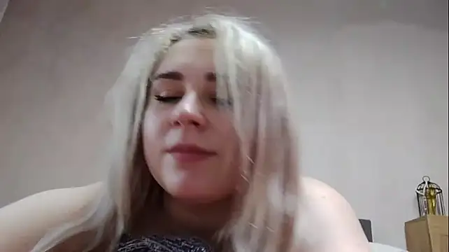 IsaWhitton Chat XXX live