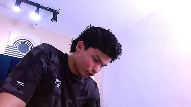 GoldenBoy_23 Adlı Modelin Canlı XXX Sohbeti