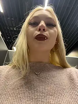 AngelinaTous 现场XXX聊天