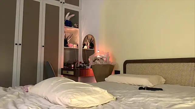 Dana__Whitttte Adlı Modelin Canlı XXX Sohbeti