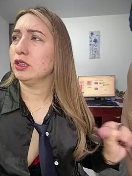 suzy-111 Adlı Modelin Canlı XXX Sohbeti