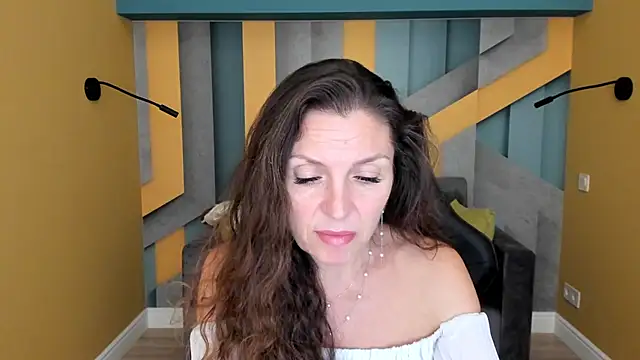 EllaLong Chat XXX in diretta