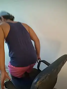 Chat +18 de moreno18rn ao vivo