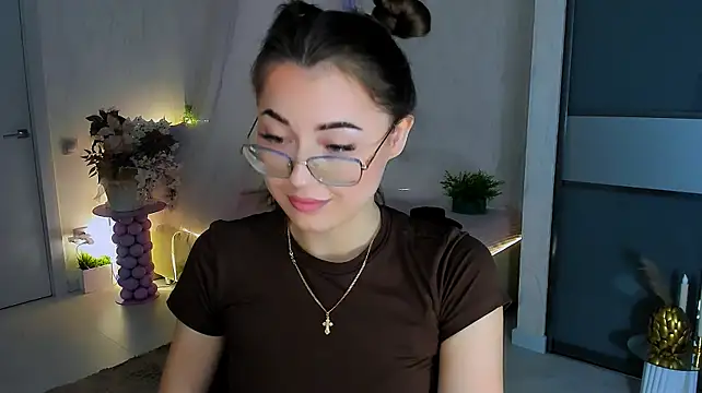 SereneFlame Chat XXX live