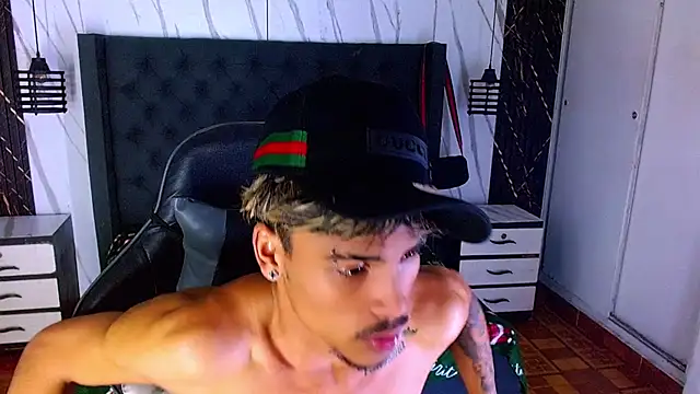 Chat +18 de Angel_foxc13 ao vivo