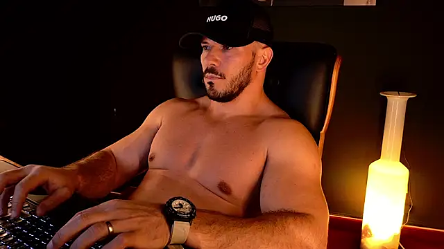 AngeloEric élő XXX-chatje