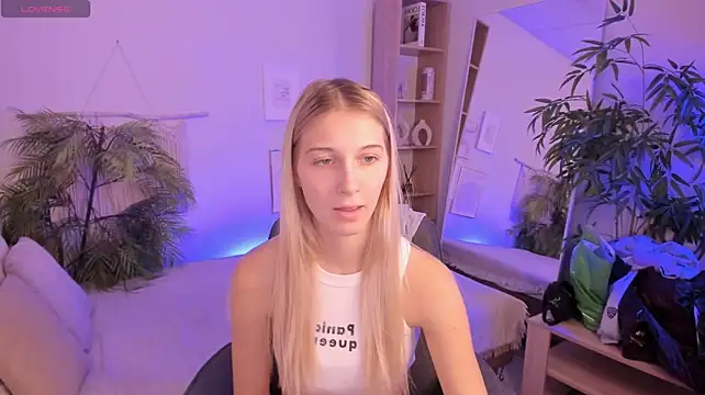Chatroom XXX en direct de LauraPurr