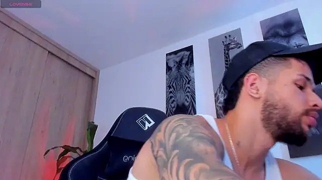 Santos_ramirez1のライブXXXチャット