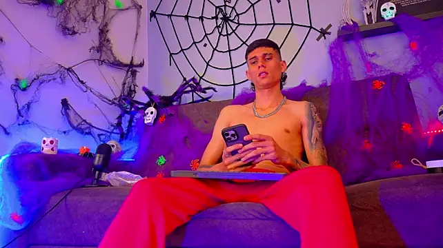 BryanGrey__ élő XXX-chatje