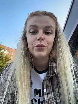 Онлайн чат XXX HarrietDart