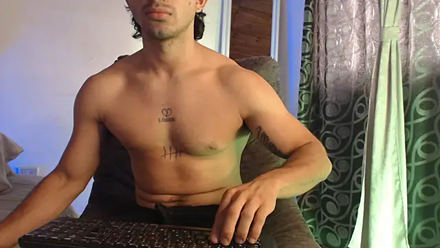 XXX chat uživo modela ArturoCardona_