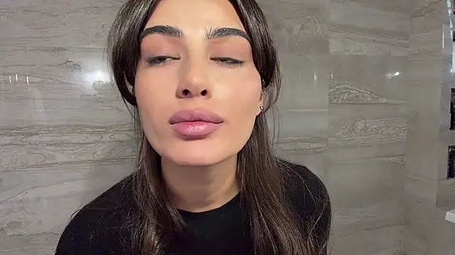 Marnera's Live XXX Chat