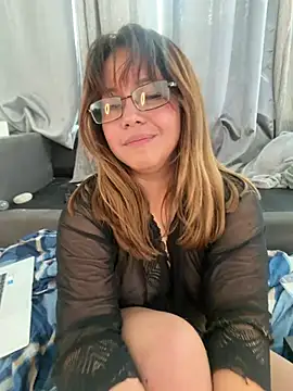 MerlyG Adlı Modelin Canlı XXX Sohbeti